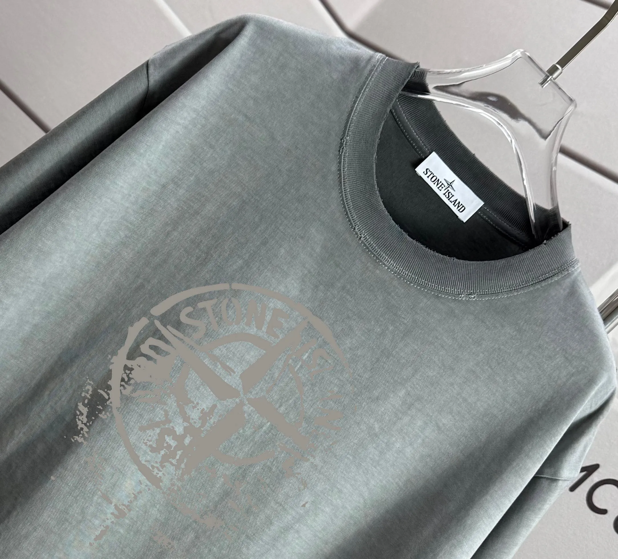 P160 Ston* islan* 石*岛 2025 autumn and winter new style Washed and worn 320g round neck short-sleeved tee Unisex loose version Color: Washed black Washed white Washed gray Brown Size: S M L XL XXL Size: S (90-130 pounds) M (120-150 pounds) L (140-165 pounds) (160-180 catties) XXL (180-210 catties)